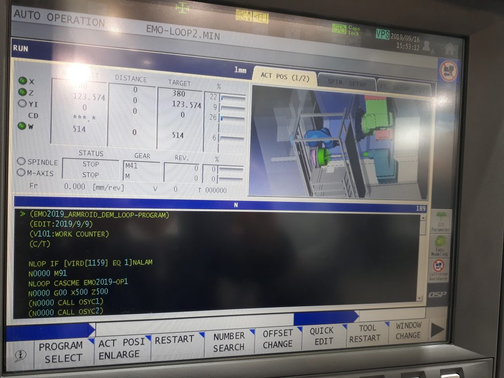 Detaliu ecran tactil panou comanda numerică Okuma OSP300L Detaliu ecran tactil panou comanda numerică Okuma OSP300L
